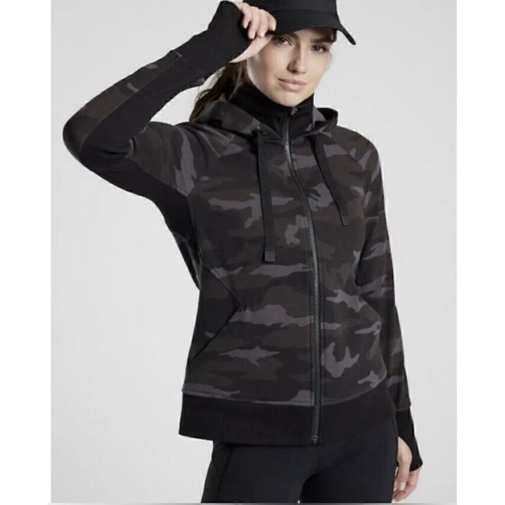NWT Athleta Triumph Printed Hoodie Camo XS